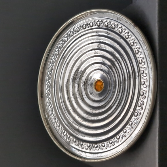 VGT,Floral Hollywood Regency Urn Shaped Red Decorative Tin with Lid. - Picture 6 of 11